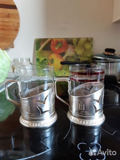 Стаканы с подстаканниками