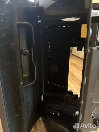 Бардачок Touareg NF для магнитол RNS 850