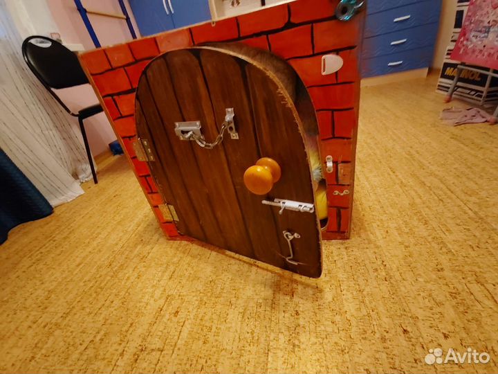 Бизиборд -домик для ребенка