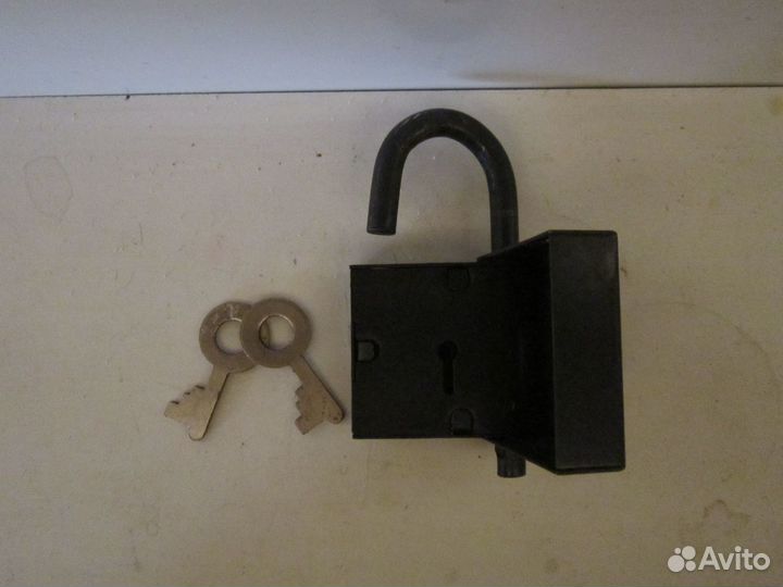 Замок под бумажную пломбу