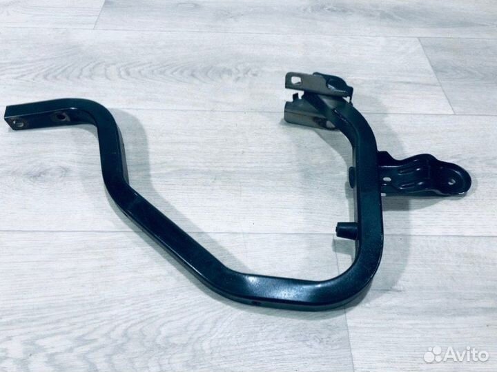 Петля двери багажника левая Renault Logan седан