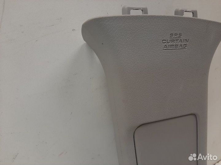 Обшивка стойки задняя правая Toyota Land Cruiser