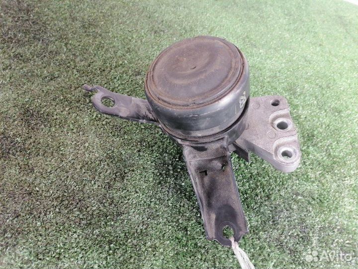 Подушка двигателя правая Toyota Vitz KSP90 1krfe