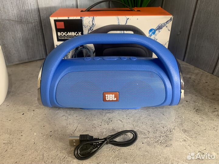 Новая беспроводная колонка JBL BoomBox Mini