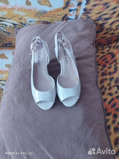 Босоножки 37