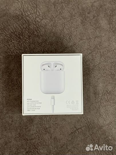 Оригинальная коробка от AirPods
