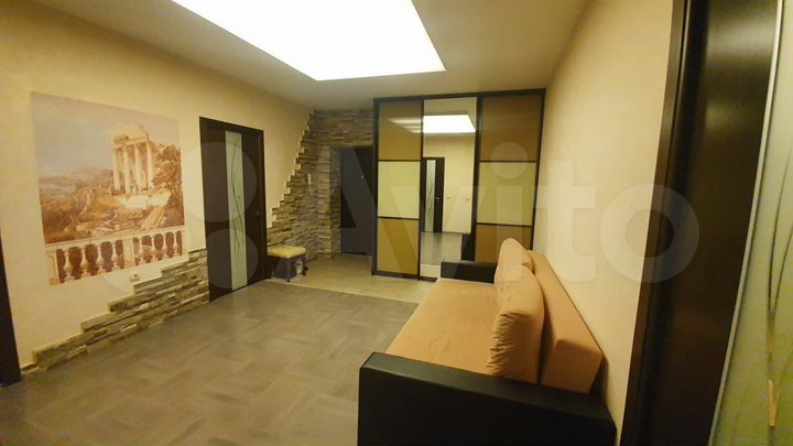 2-к. квартира, 83 м², 12/13 эт.