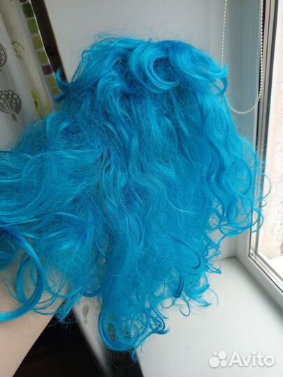 Парик голубой длинный