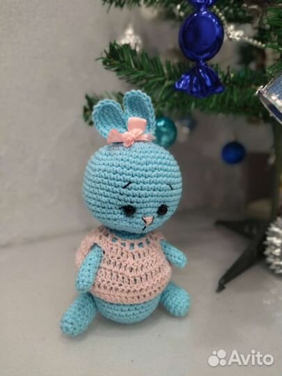 Заяц вязаный символ 2023 года хэндмэйд