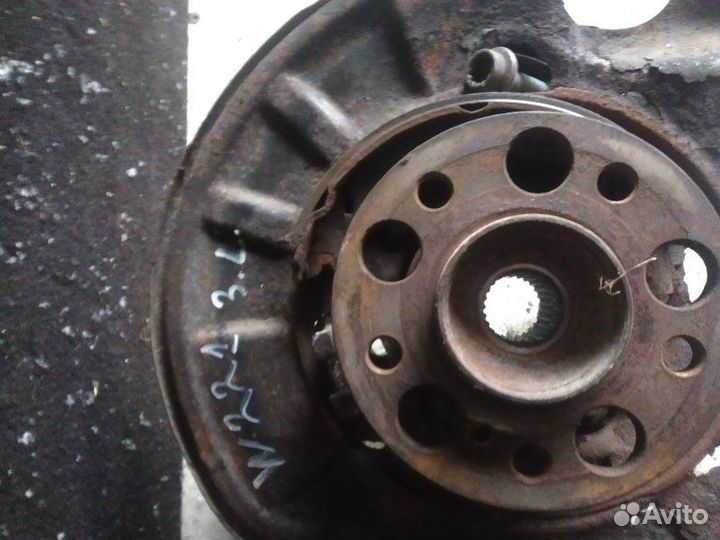 Кулак задний Mercedes-Benz S-Class W221