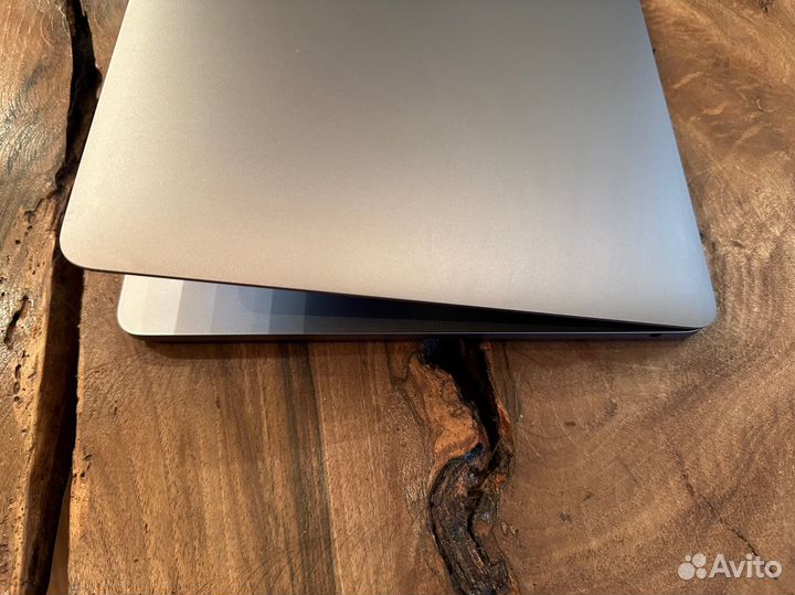 MacBook Pro 13 M1/16 GB/256 SSD/SpaceGray