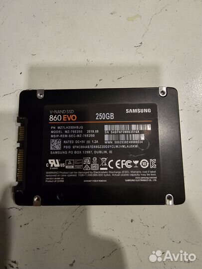 Твердотельный накопитель Samsung 860EVO