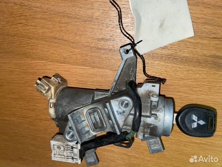 Замок зажигания Mitsubishi Lancer