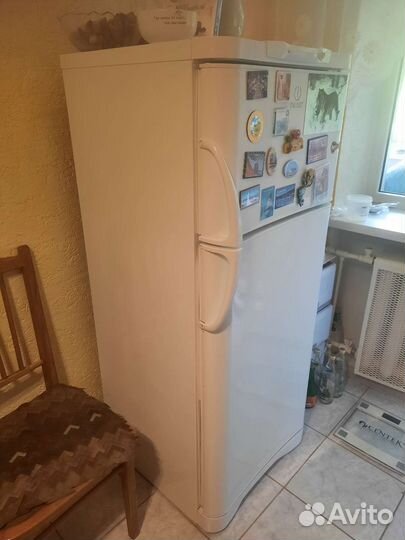 Холодильник indesit