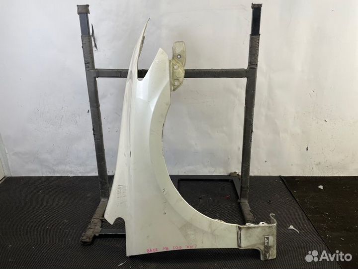 Крыло переднее правое Honda Civic 4D