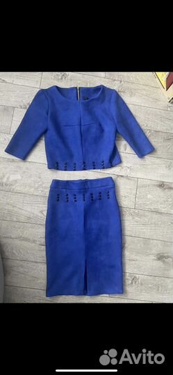 Костюм женский новый 42