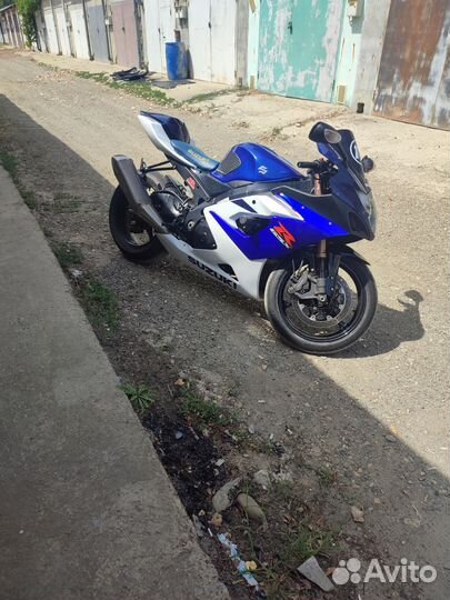 Suzuki gsx 1000 k6