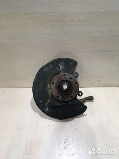 Кулак поворотный передний левый BMW 7 E38