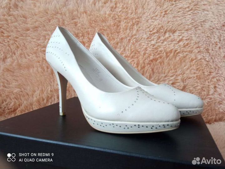 Туфли женские 40 размер на шпильке новые