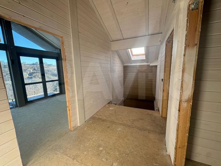 Дом 300 м² на участке 6 сот.