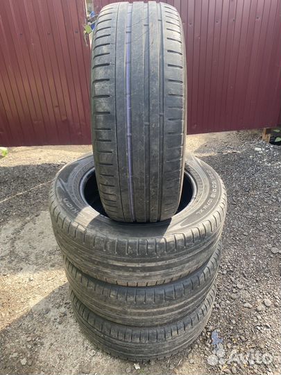 Nokian Tyres Hakka Truck Steer 235/60 R18 107W