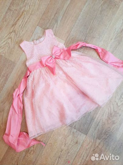 Платья праздничные