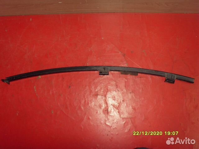 Направляющая стекла двери Nissan Skyline 11 (V35)