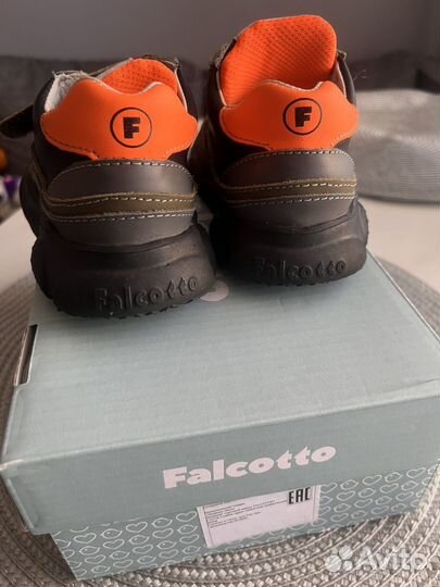 Кожаные кроссовки мальчику Falcotto