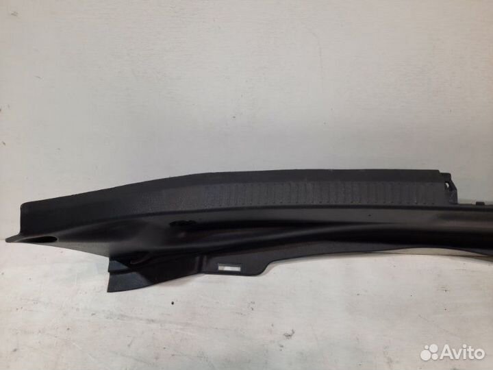 Накладка замка багажника Toyota Camry V70 2017