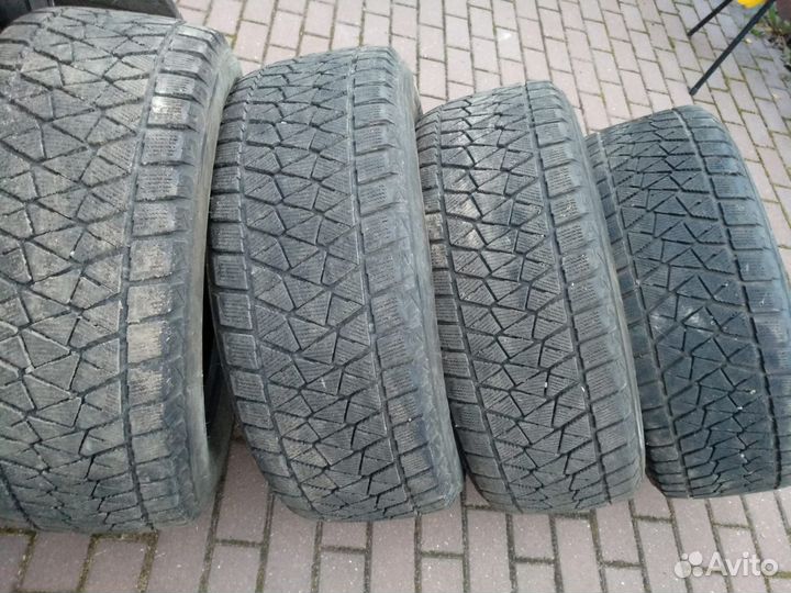 Bridgestone Blizzak DM-V2 265/60 R18