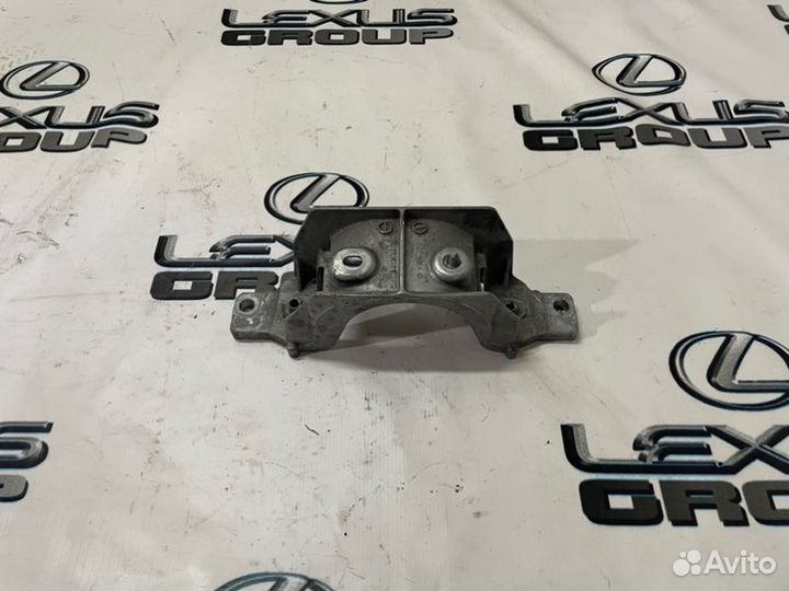 Кронштейн карданного вала Land Rover Range Rover S