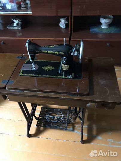 Швейная машина