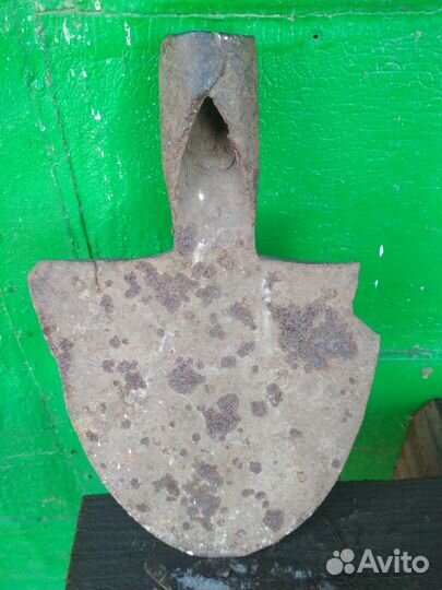 Старинная кованная лопата