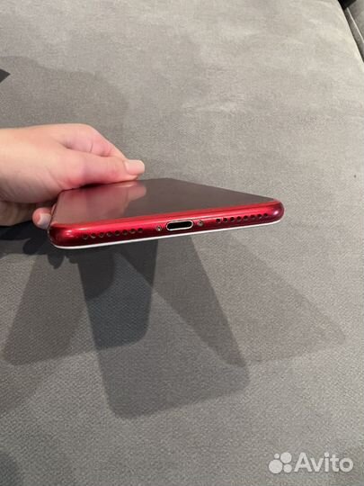 Телефон iPhone 7 plus Red