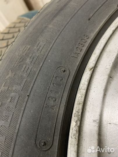 Dunlop SP Winter Maxx WM01 215/65 R16