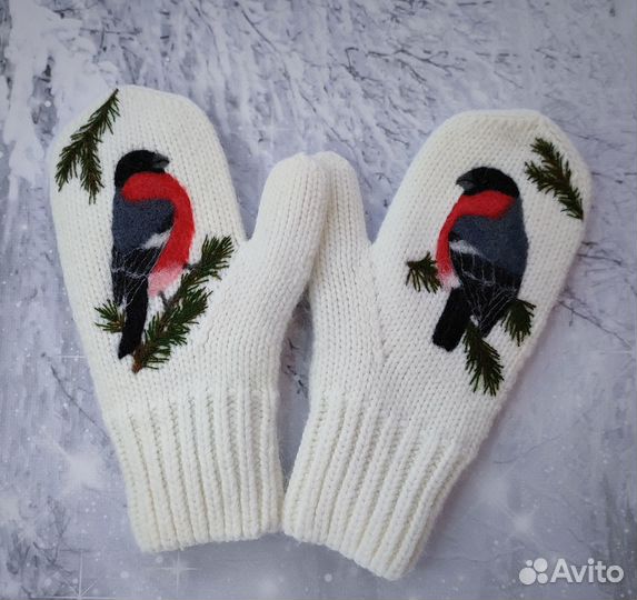 Варежки женские с снегирями