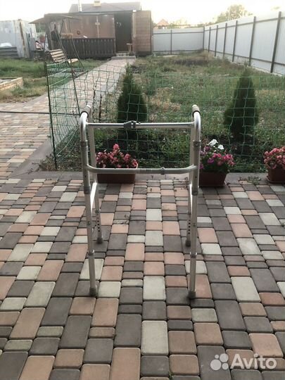 Ходунки для инвалидов