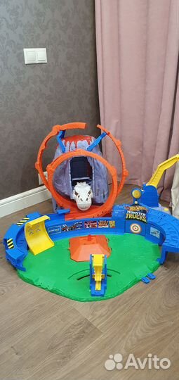 Вулкан арена Hot wheels
