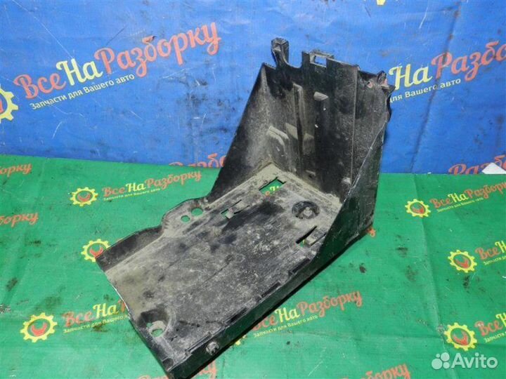 Площадка полка акб Peugeot 308 хечбэк 1.6Л 2008