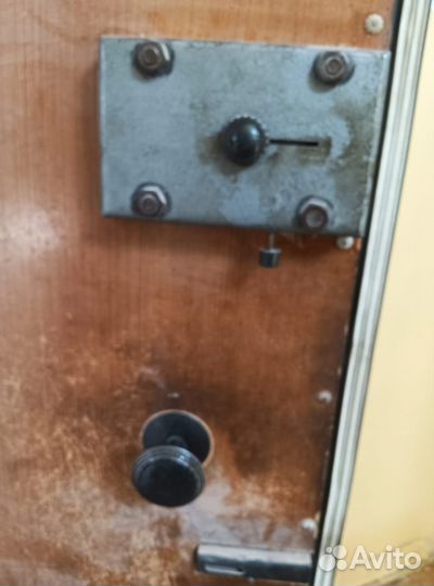 Дверь входная металлическая правая бу