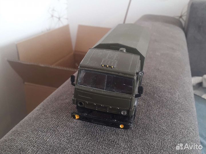 Модель автомобиля 1/43 Камаз 4326 44