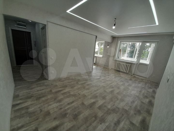 3-к. квартира, 49 м², 2/5 эт.