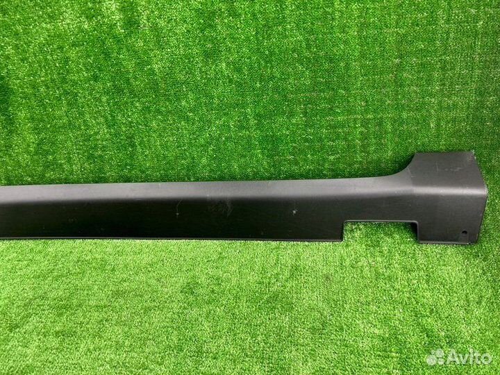 Накладка на порог наружная правая Kia Carnival KA4