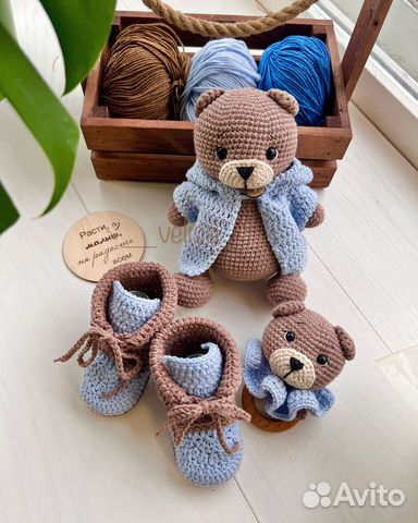 Вязаные игрушки и пинетки ручной работы