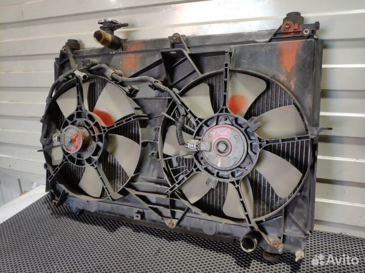 Радиатор двс основной Toyota Avensis Verso 2002