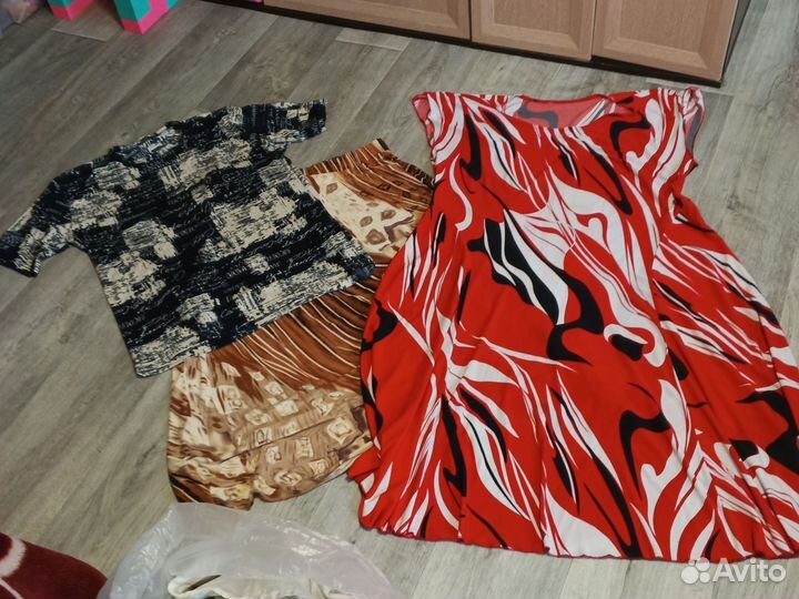 Два огромных мешка женской одежды, р 50-56