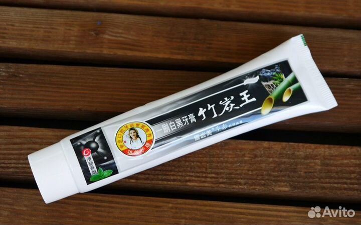 Отбеливающая зубная паста с бамбуковым углем