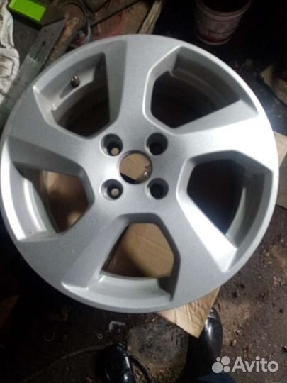 Два диска largus r16