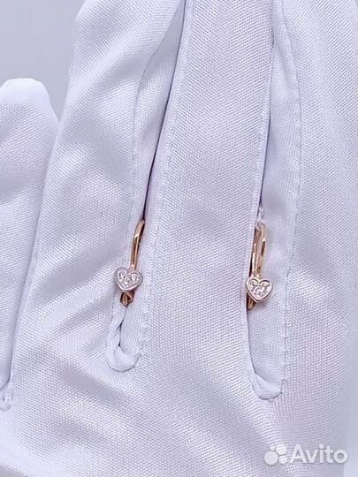 Золотые серьги с камнем