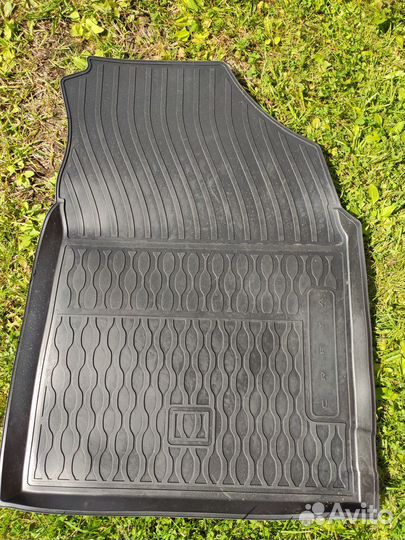 Ковры салона резиновые Hyundai Creta R8130BW000